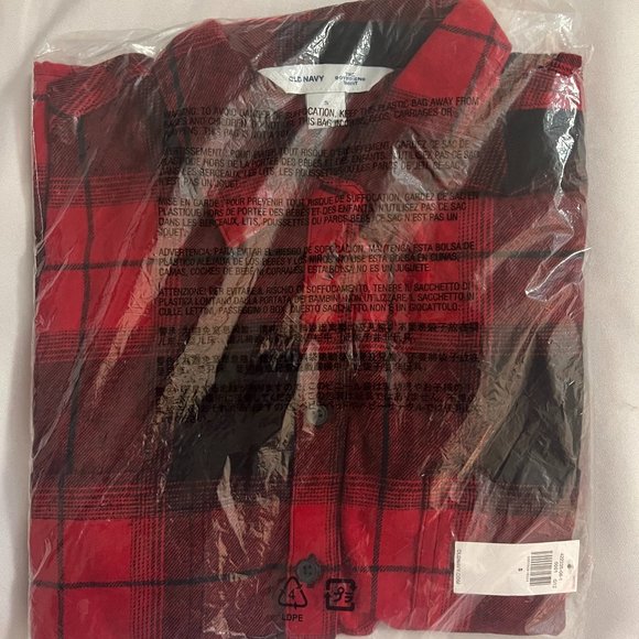 Size S Old Navy Plaid Flannel The Boyfriend Shirt Red Black Plaid - Picture 1 of 3